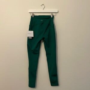 Beyond Yoga Powerbeyond leggings